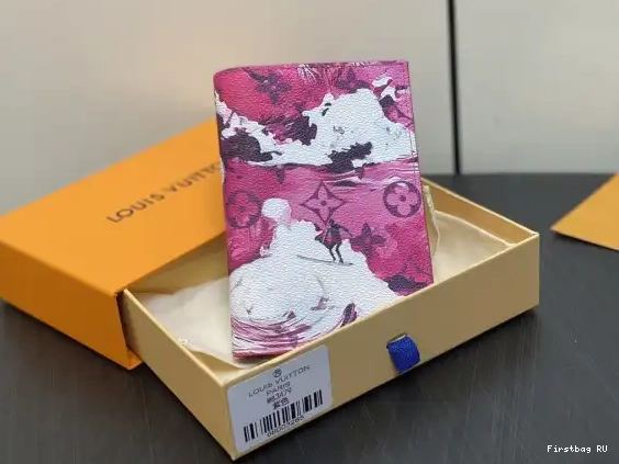 First bag ru PASSPORT COVER-10*14*2.5CM Vuitton Louis 0502